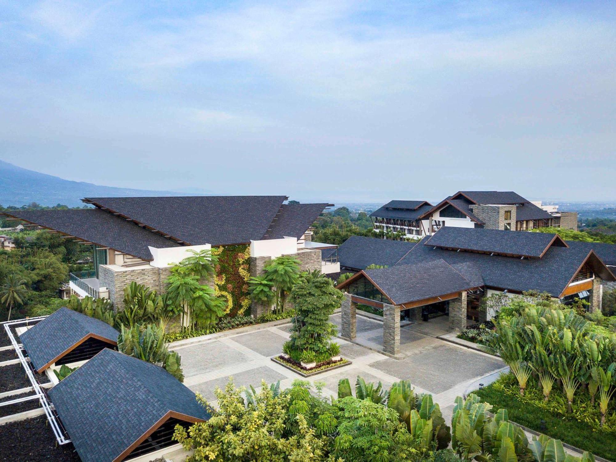 Pullman Ciawi Vimala Hills Resort Богор Екстериор снимка