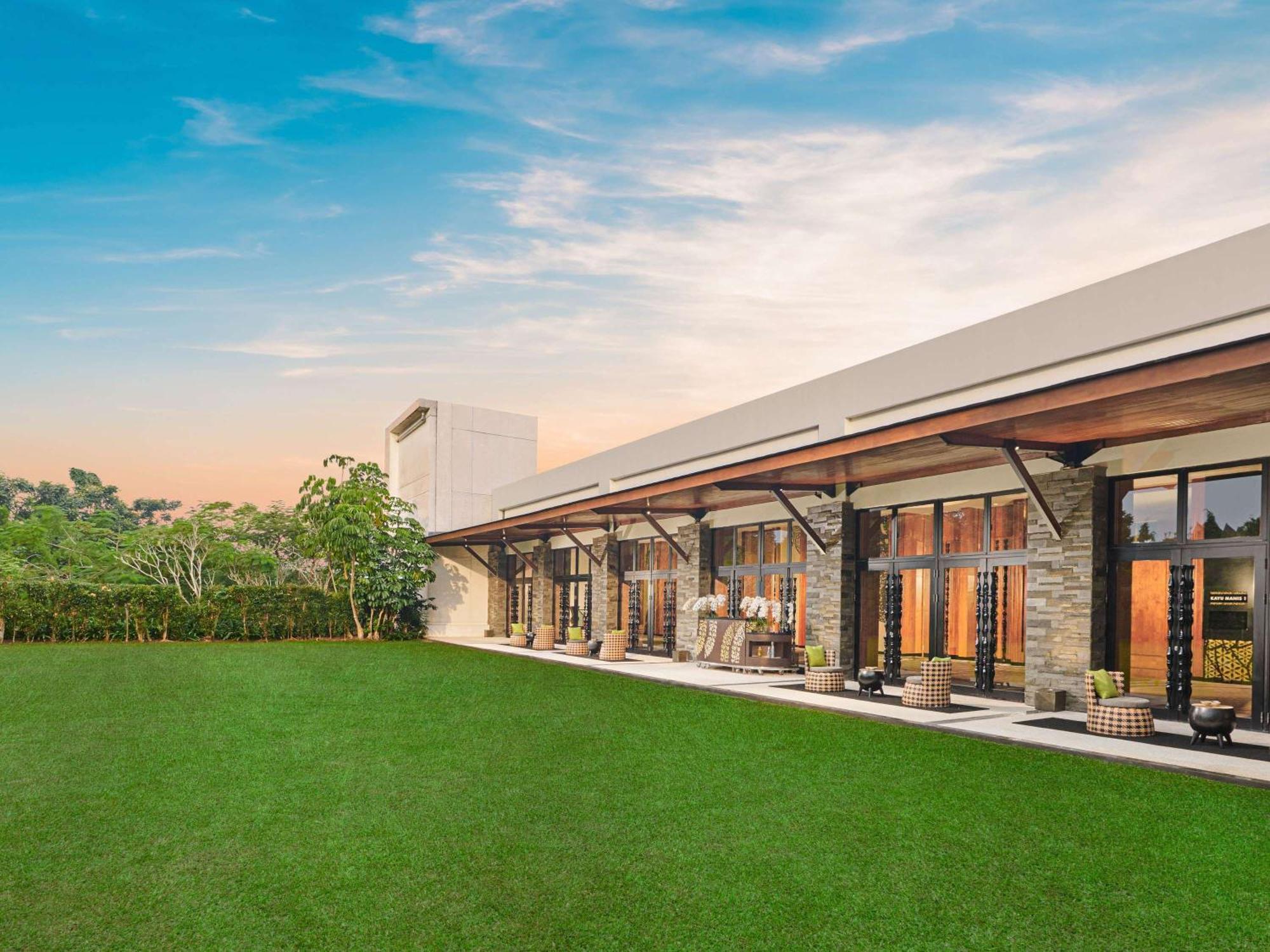 Pullman Ciawi Vimala Hills Resort Богор Екстериор снимка