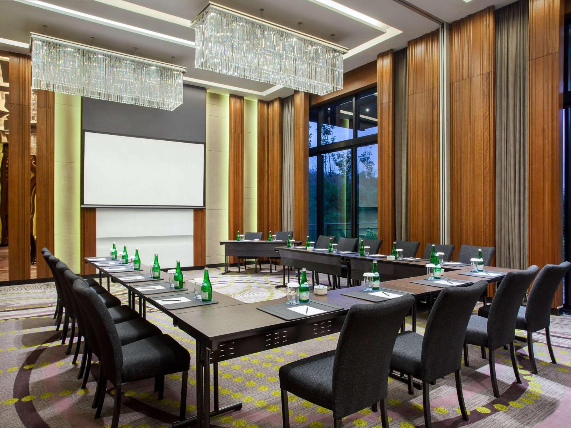 Pullman Ciawi Vimala Hills Resort Богор Екстериор снимка