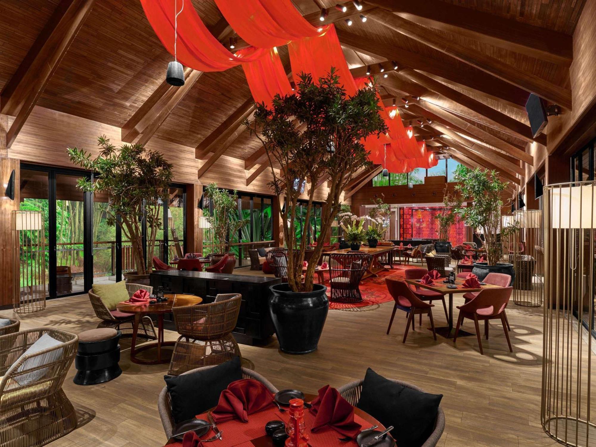 Pullman Ciawi Vimala Hills Resort Богор Екстериор снимка